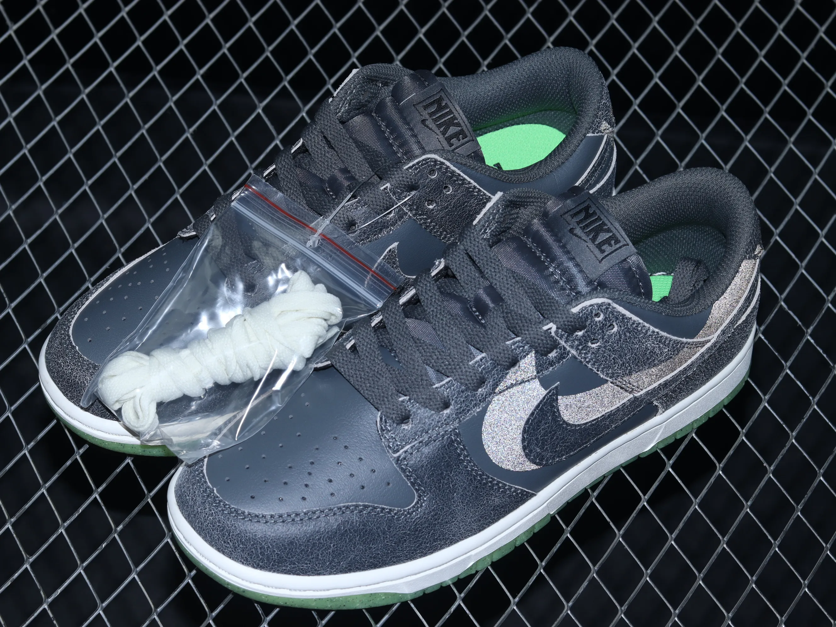 All categories Nk SB Dunk series Nk SB Dunk Low low-top sneakers Nk SB Dunk Low "Iron Grey" gray green SB smashed backboard fashion casual sneakers DQ7681-001